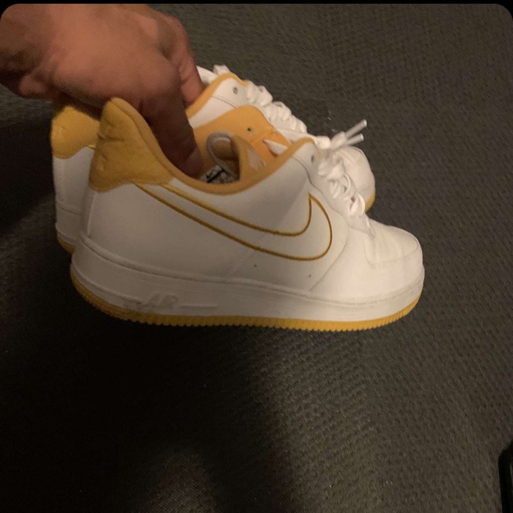 Air Force 1 low